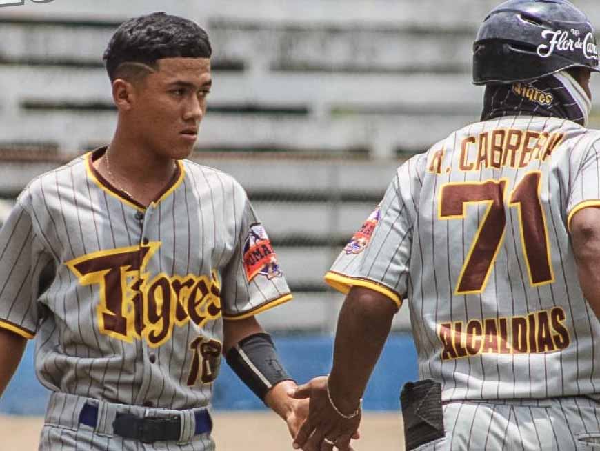 Tigres ponen fin a racha de León Pomares 2022