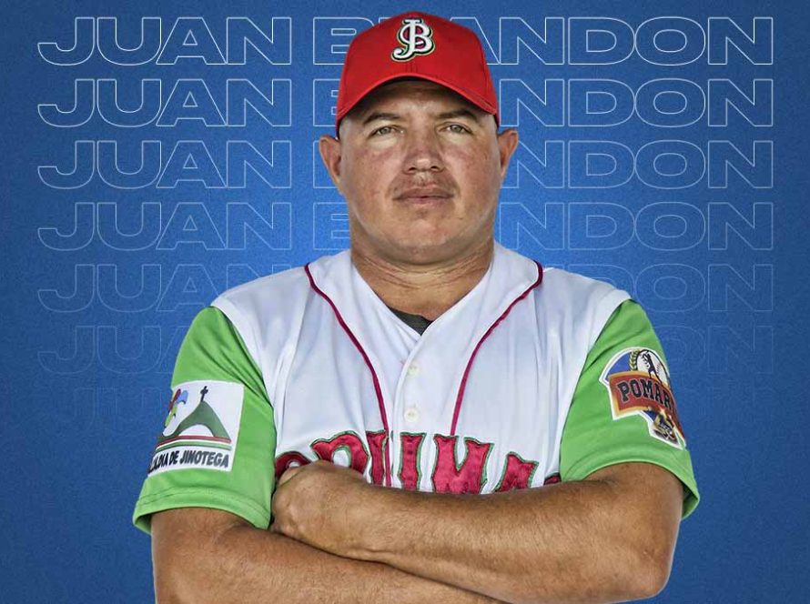 Juan Blandon camino a 1500 hits